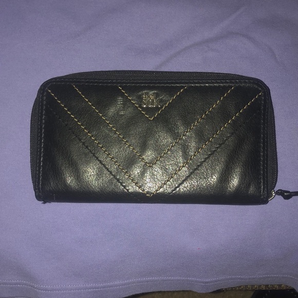 Sak wallet light weight with spots for all your ids and cards. - Picture 1 of 3